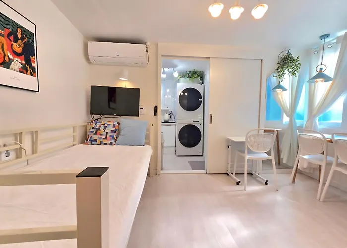 Inwangsan Apartment *