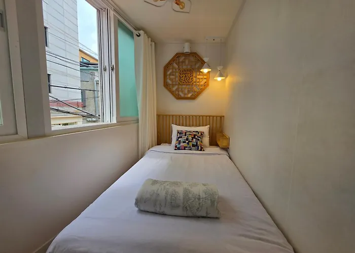 Inwangsan Apartment *
